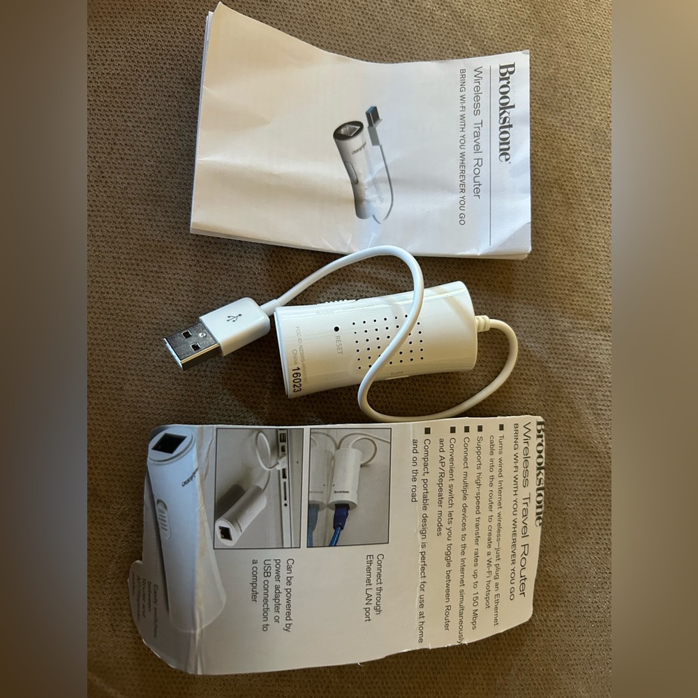 Brookstone Wireless Travel Router - NWOT - Picture 5 of 5